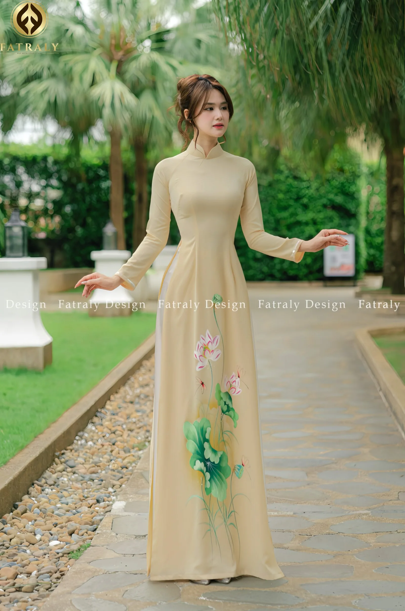 Áo dài Dịu vải lụa thạch họa tiết hóa sen sẽ tay