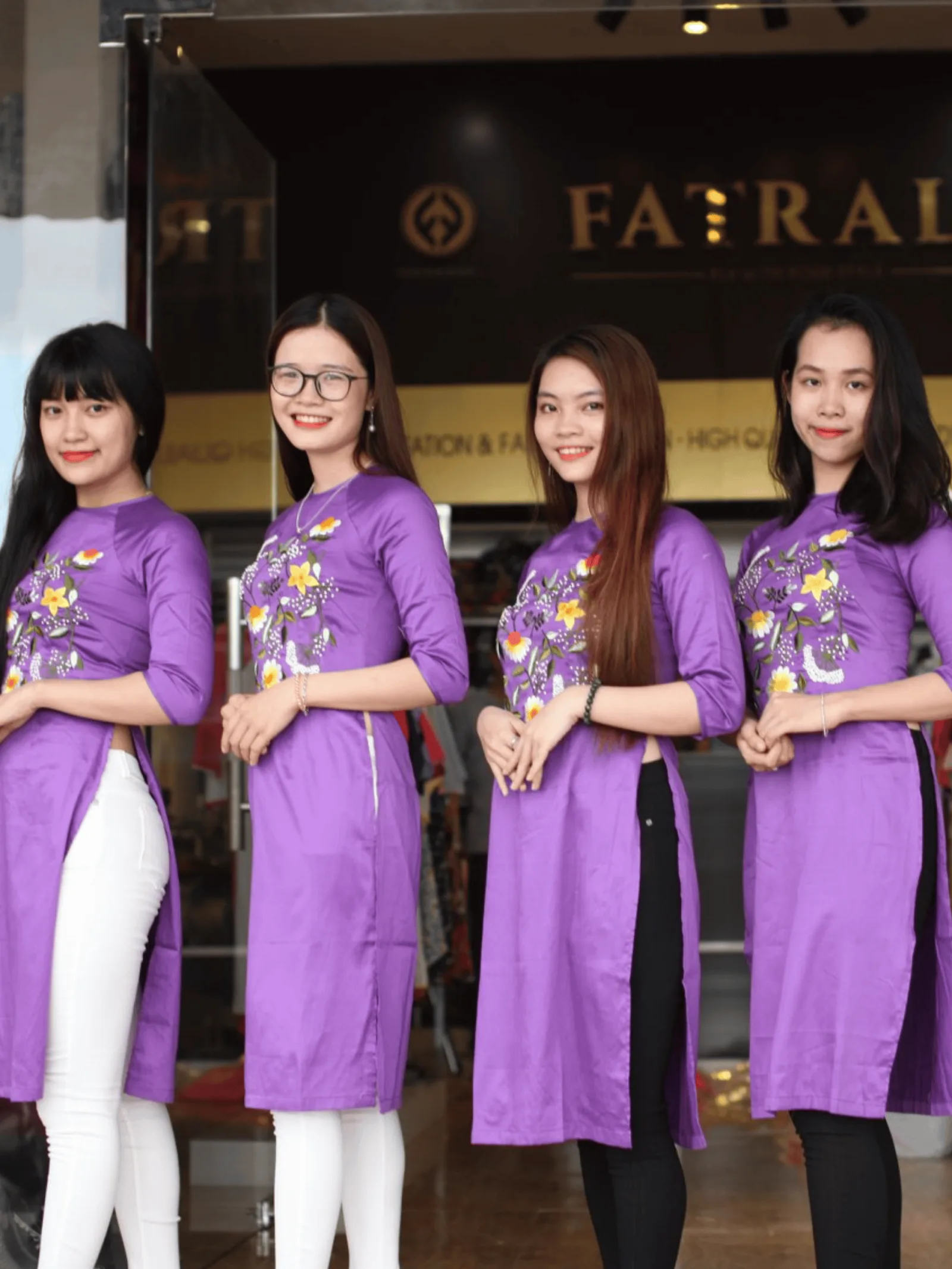 Áo dài đồng phục Tường Lam vải lụa Thái Tuấn Fatraly