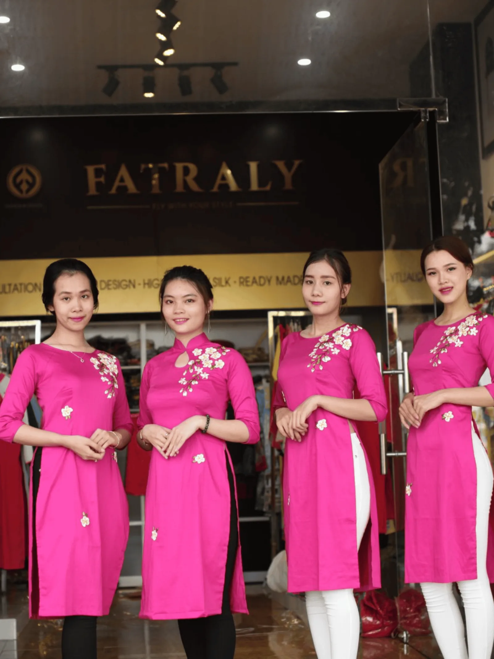Áo dài đồng phục Diệu Hoa vải lụa Thái Tuấn Fatraly