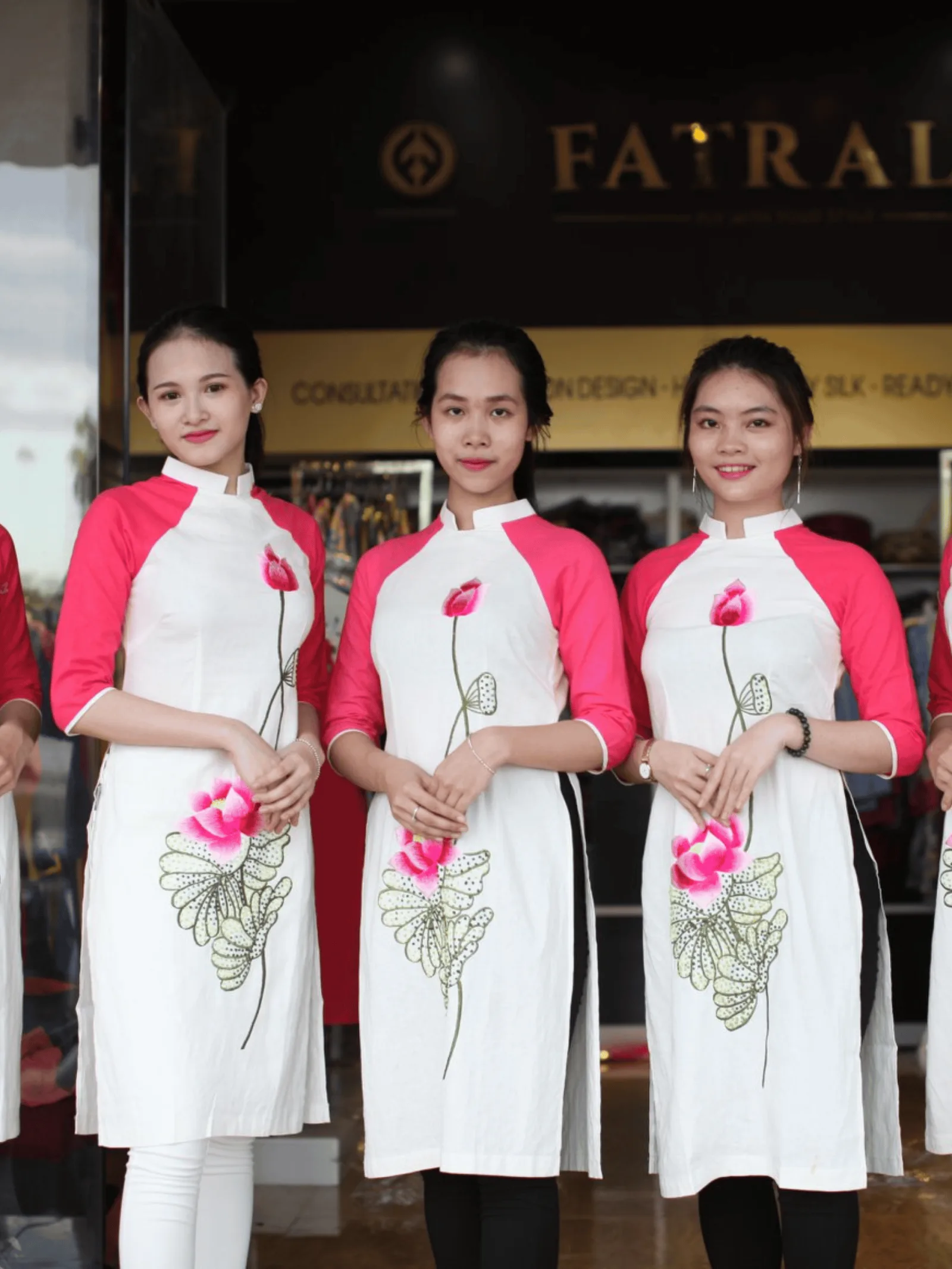 Áo dài đồng phục Hồng Liên vải lụa Thái Tuấn Fatraly