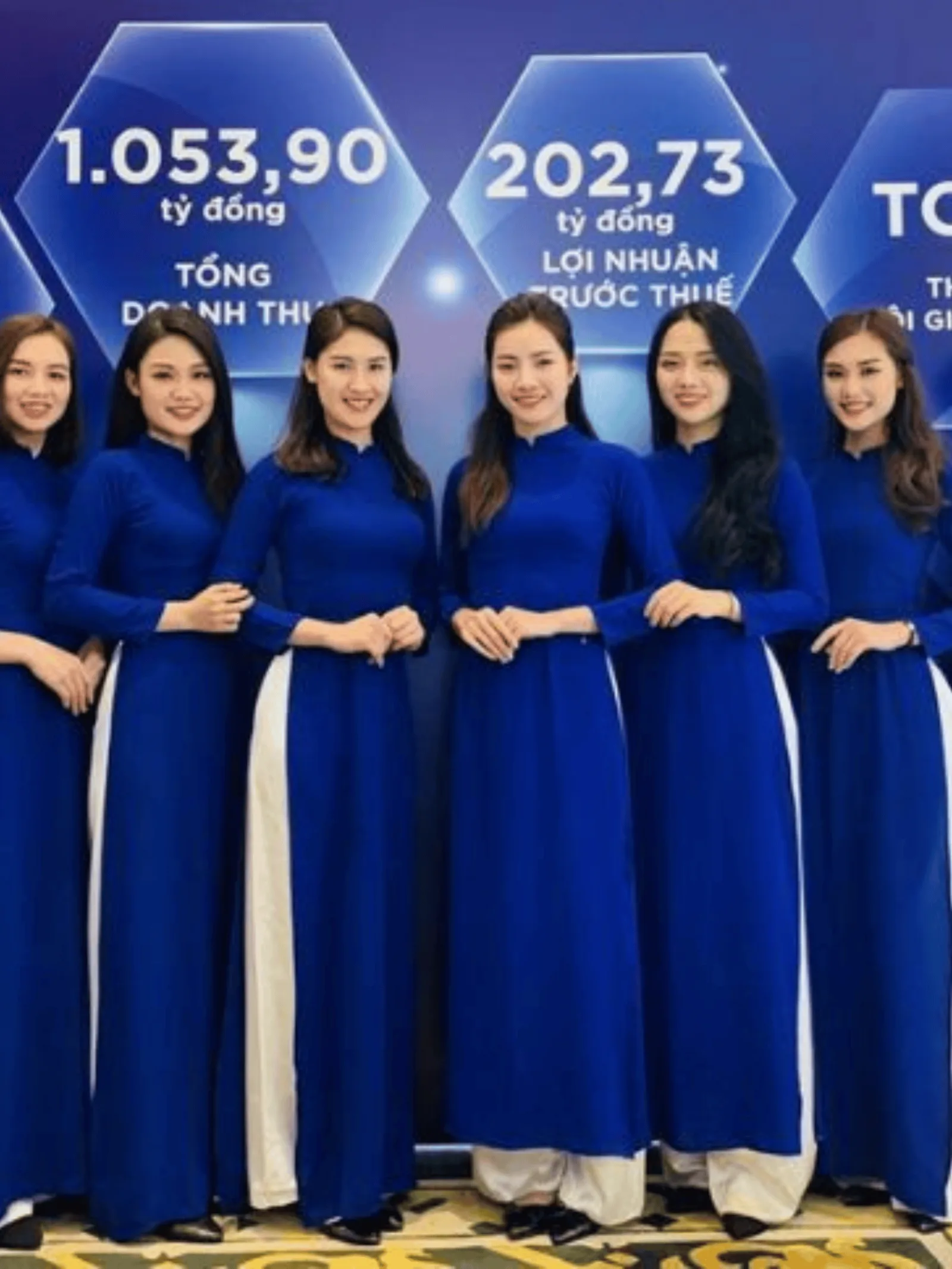 Áo dài đồng phục cổ trụ vải lụa Thái Tuấn Fatraly