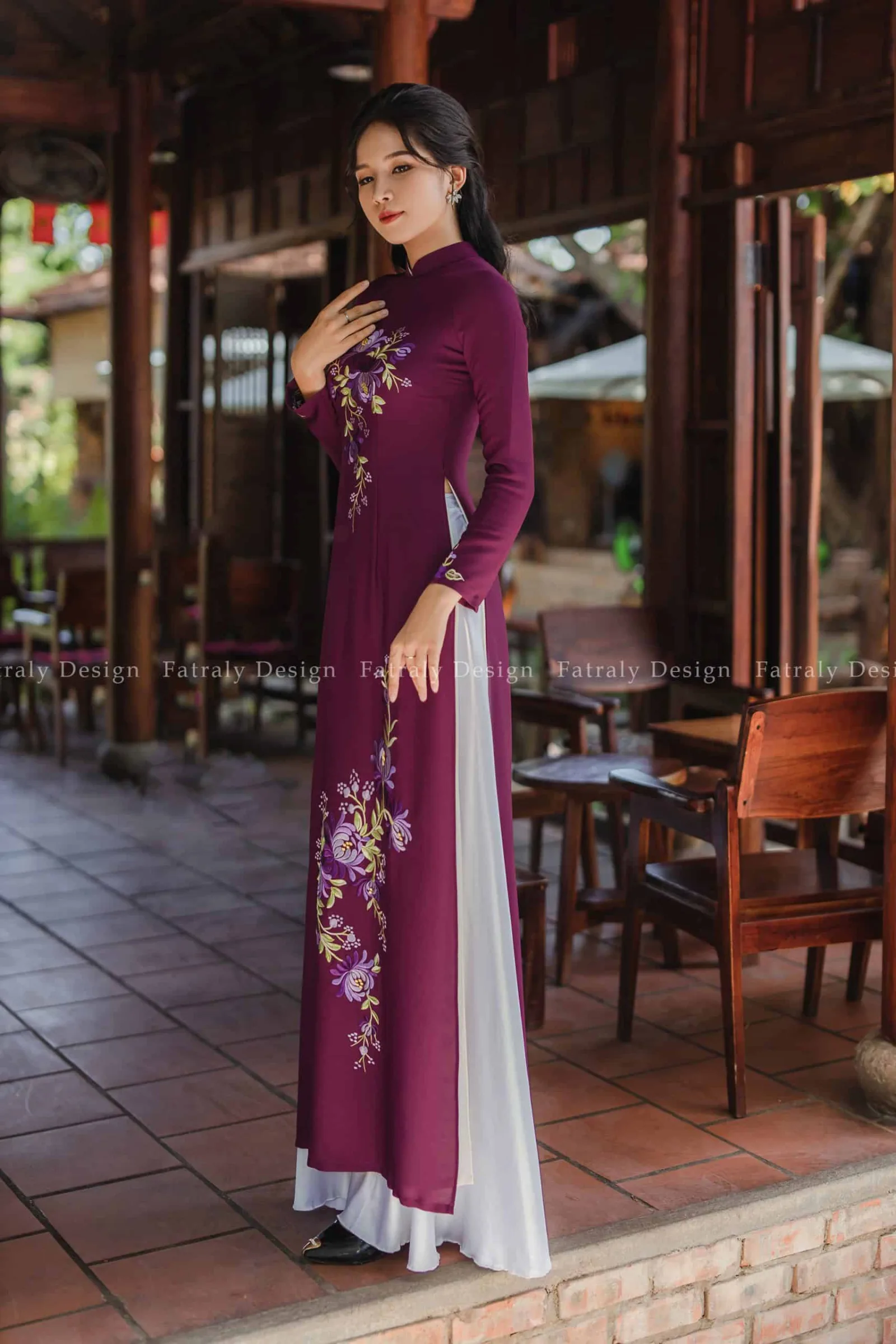 Áo dài Mộng truyền thống thêu tay
